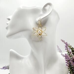 Gold Wire Flower Earrings